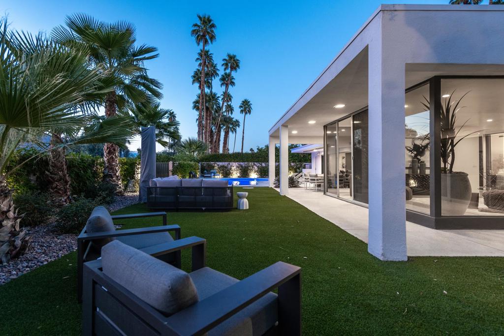 2355 S Yosemite Drive