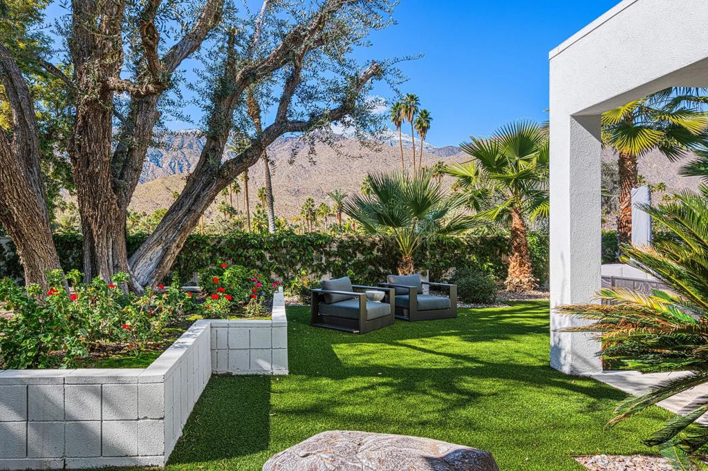 2355 S Yosemite Drive