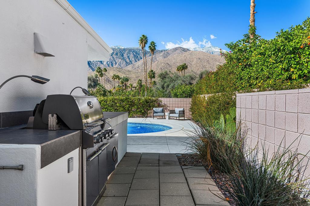 2355 S Yosemite Drive