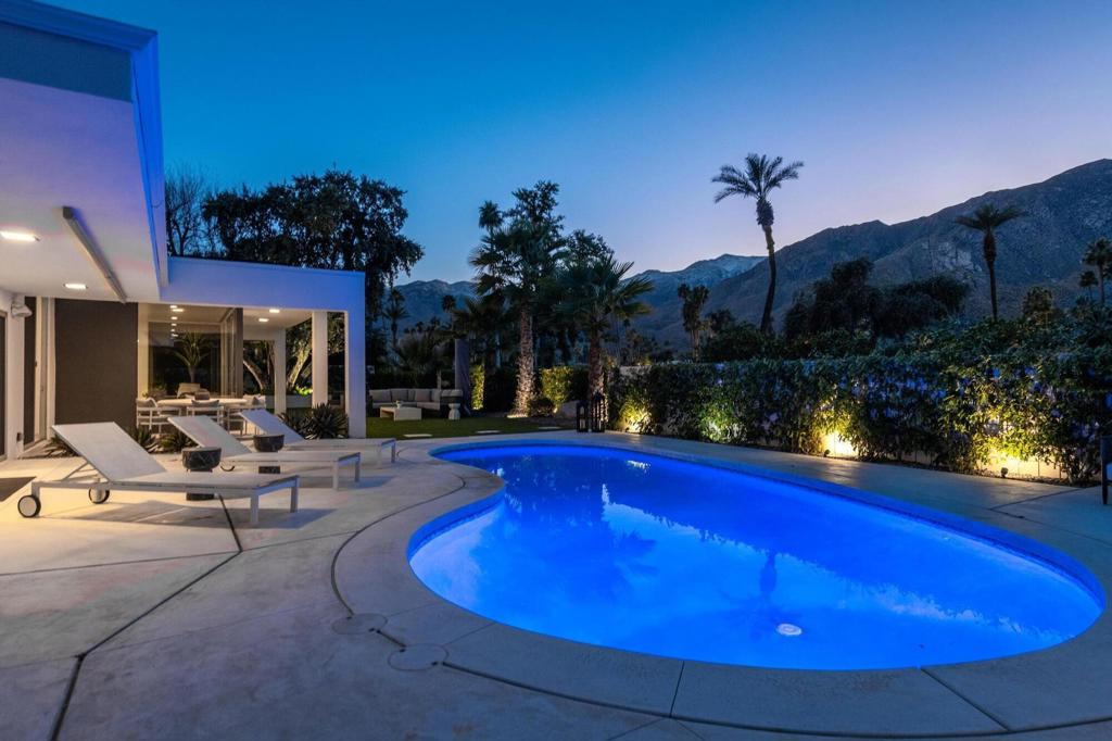 2355 S Yosemite Drive