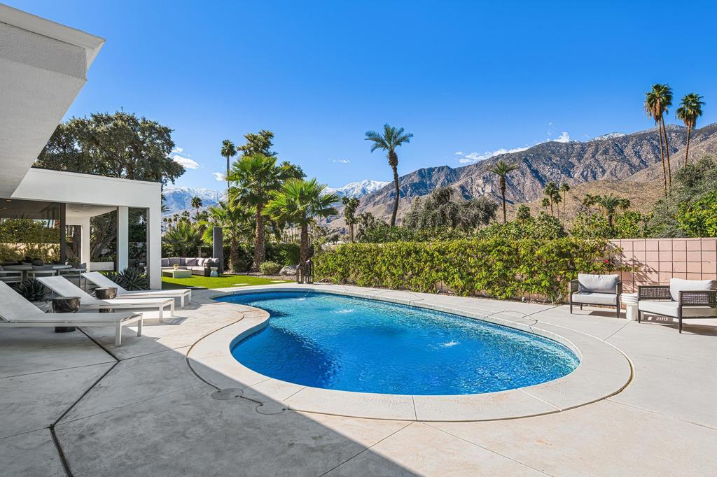 2355 S Yosemite Drive