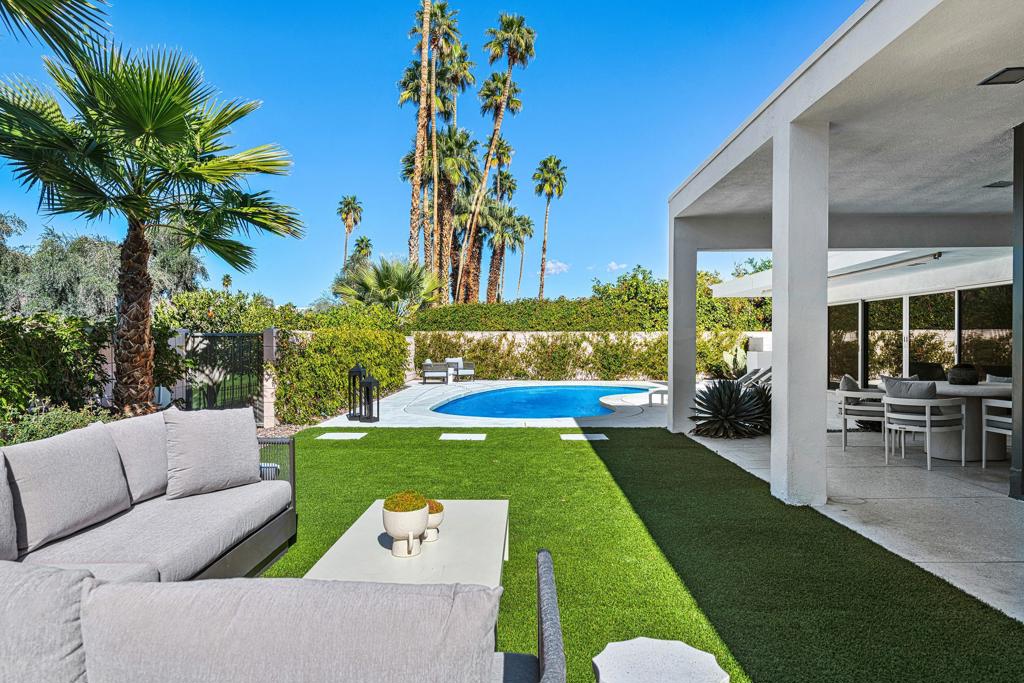 2355 S Yosemite Drive