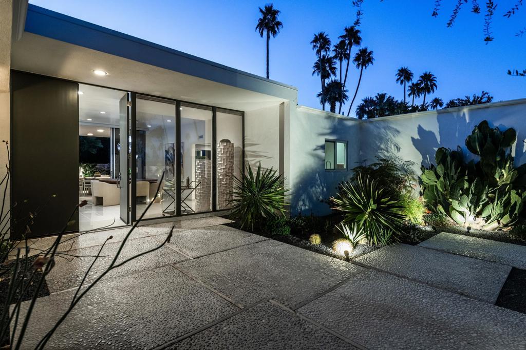 2355 S Yosemite Drive