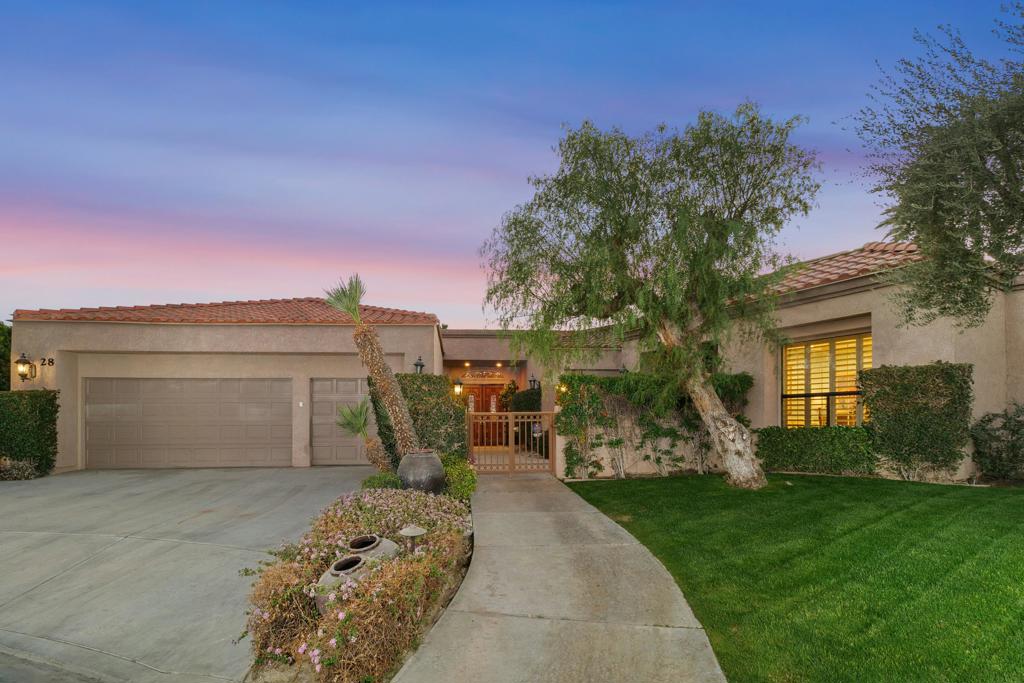 28 El Roble Court