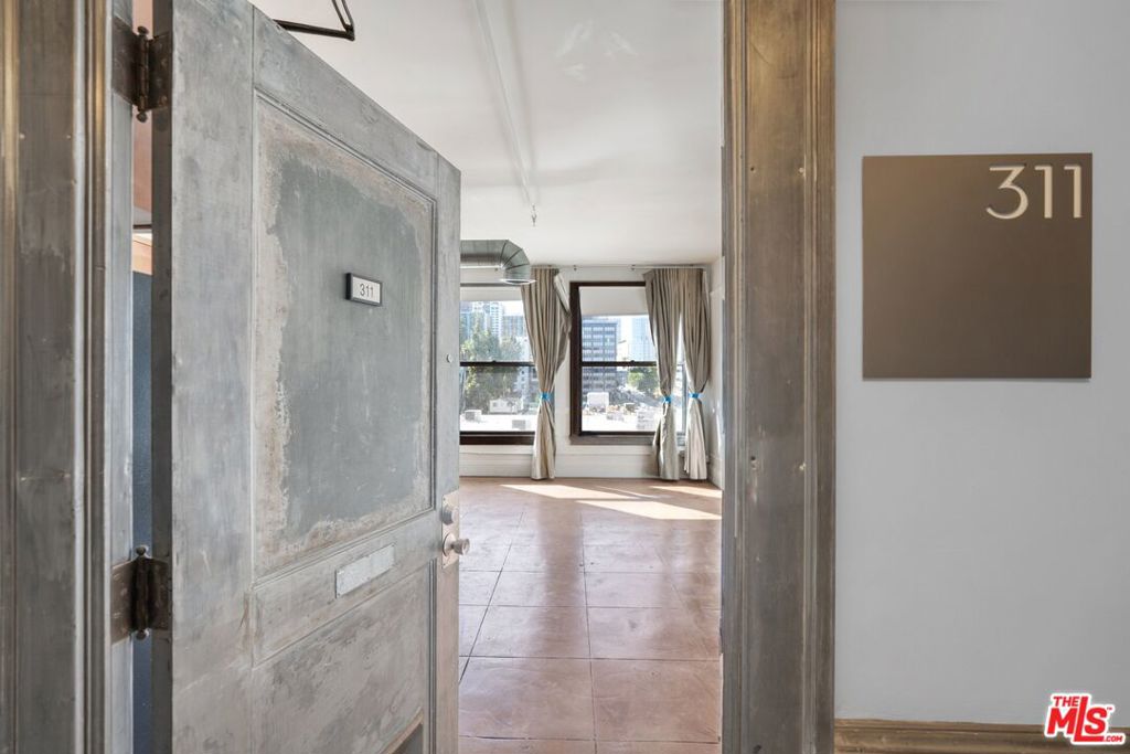 108 W 2ND Street Unit: 311