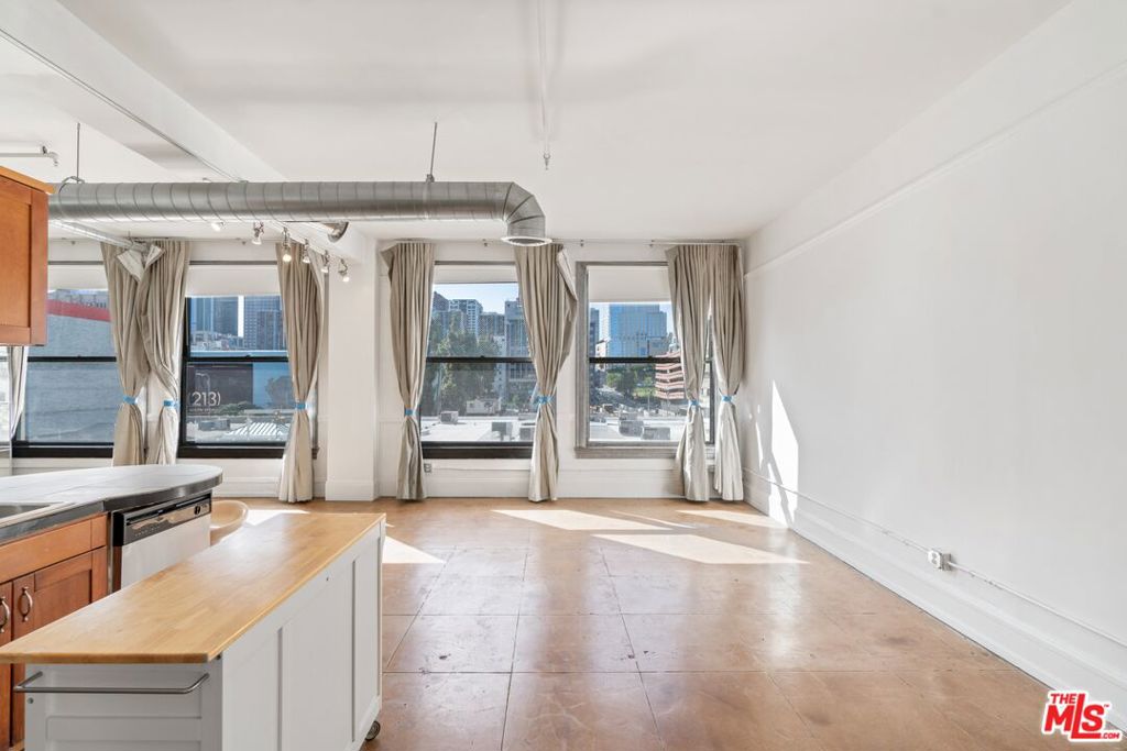 108 W 2ND Street Unit: 311