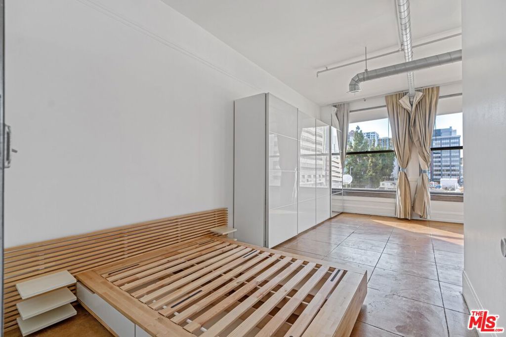 108 W 2ND Street Unit: 311