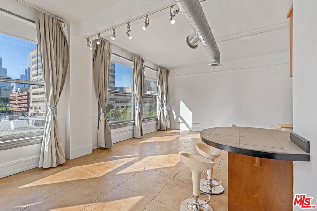 108 W 2ND Street Unit: 311