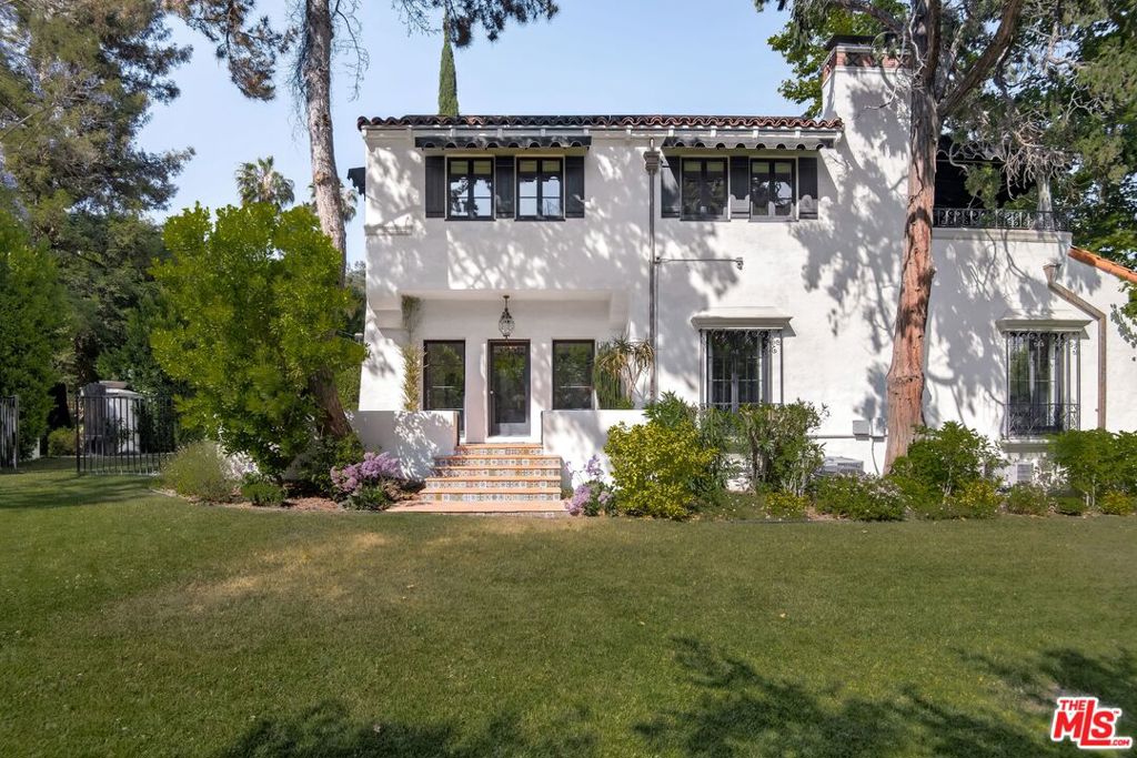 2673 ABERDEEN Avenue