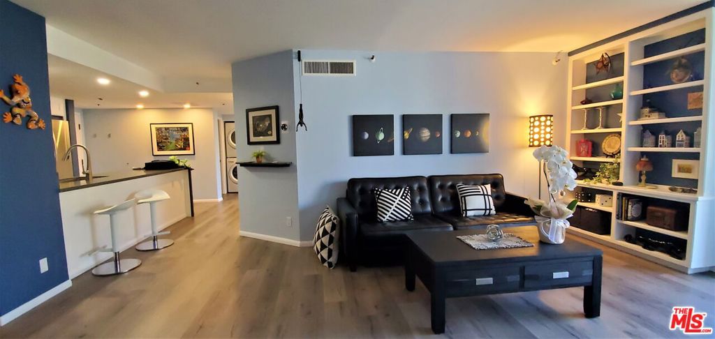 600 W 9th Street Unit: 914