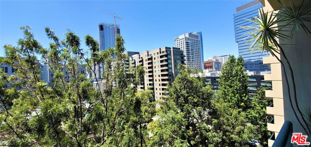 600 W 9th Street Unit: 914