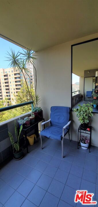 600 W 9th Street Unit: 914