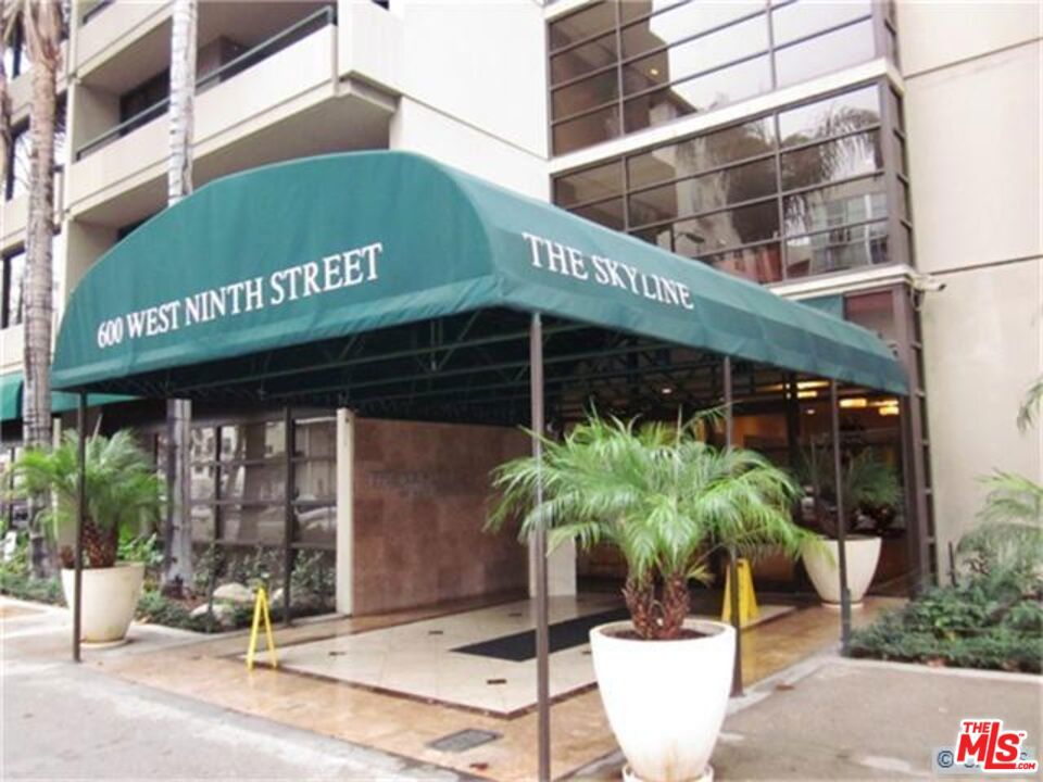 600 W 9th Street Unit: 914