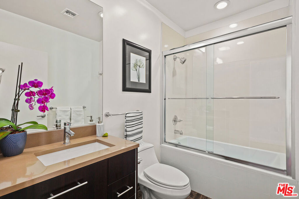 238 S Arroyo Unit: 415