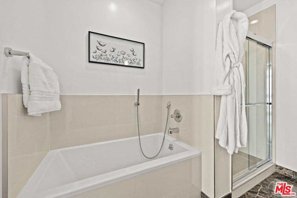 238 S Arroyo Unit: 415