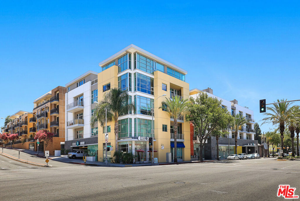 238 S Arroyo Unit: 415