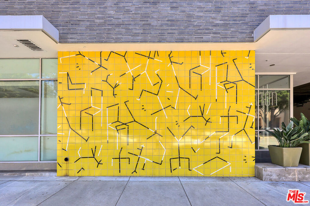 238 S Arroyo Unit: 415