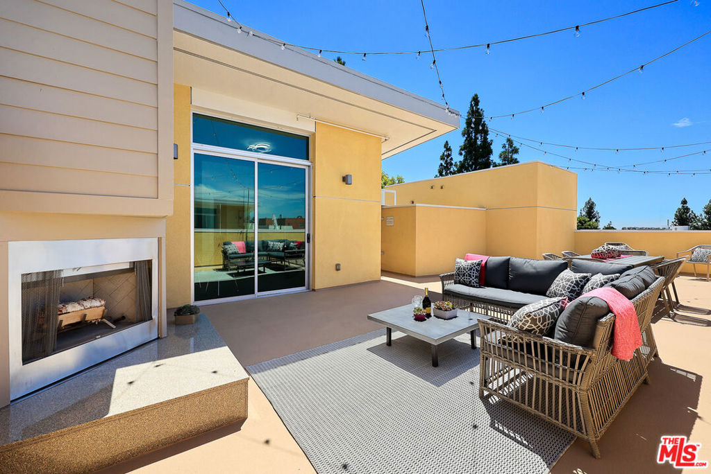238 S Arroyo Unit: 415