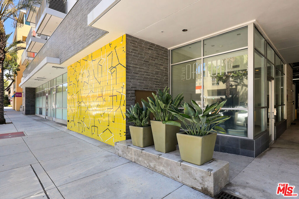 238 S Arroyo Unit: 415