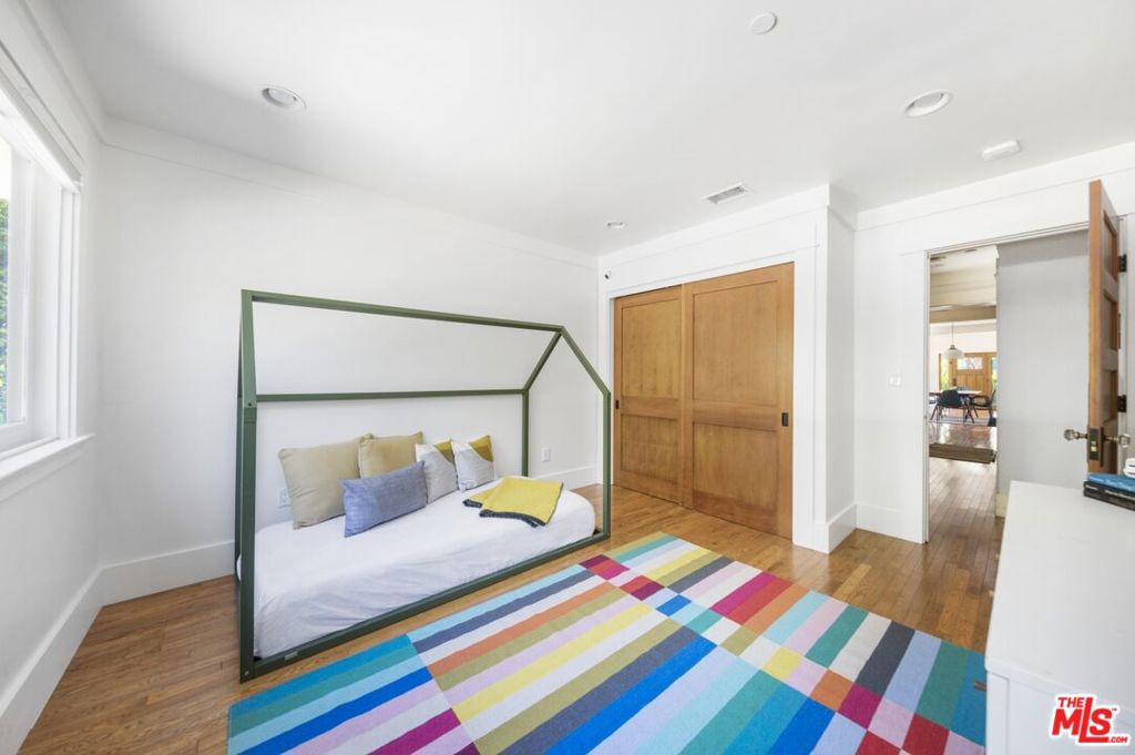 744 N Catalina Avenue