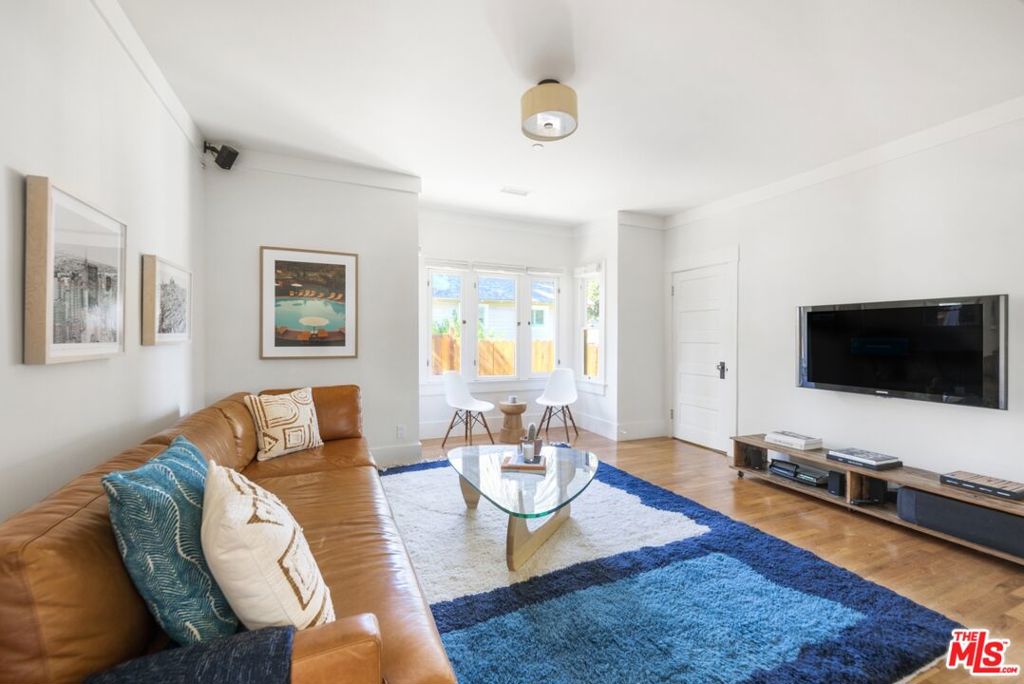 744 N Catalina Avenue