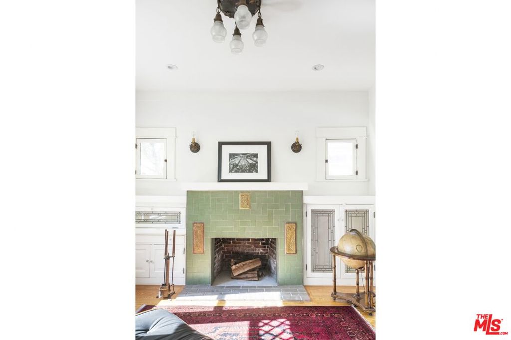 744 N Catalina Avenue