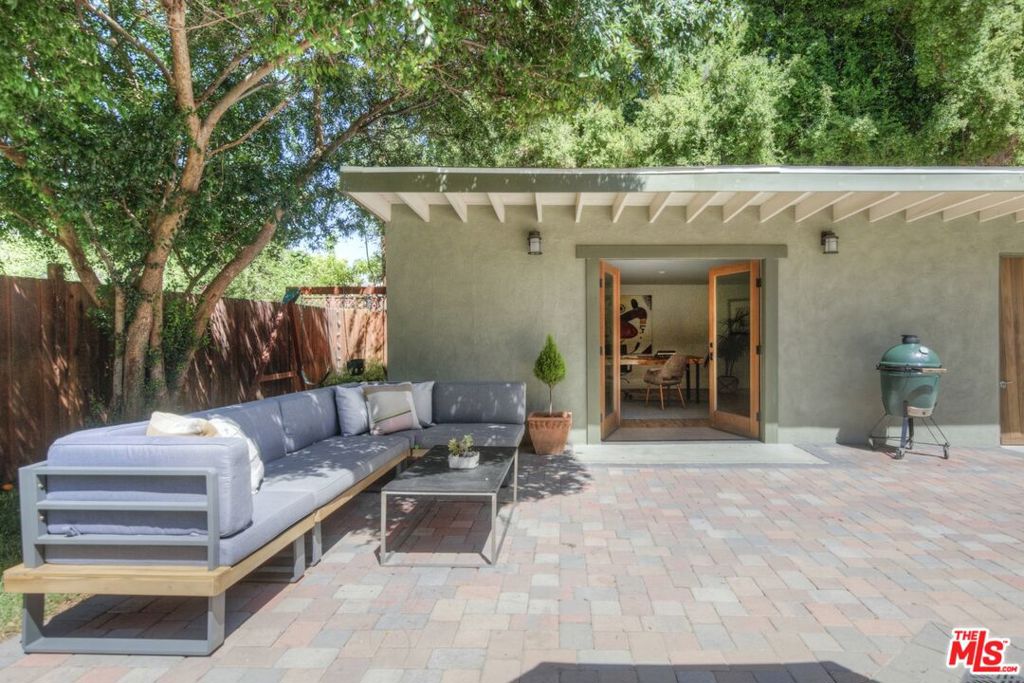 744 N Catalina Avenue