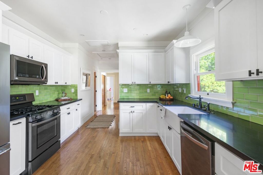 744 N Catalina Avenue