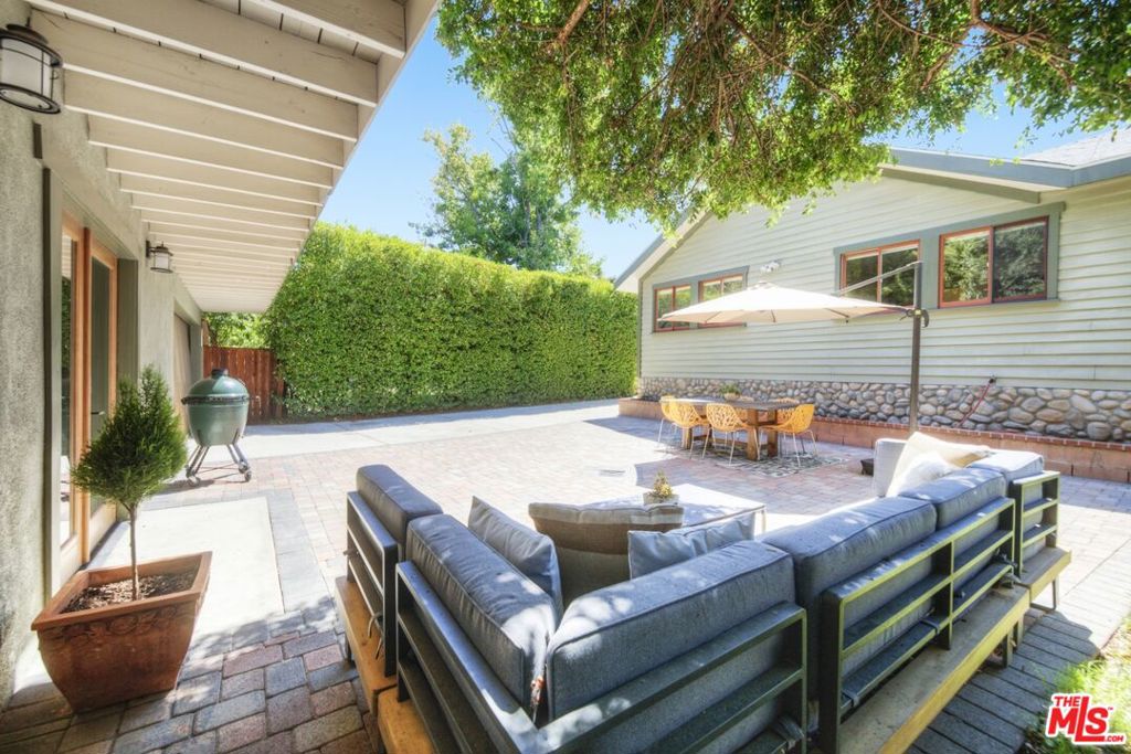 744 N Catalina Avenue