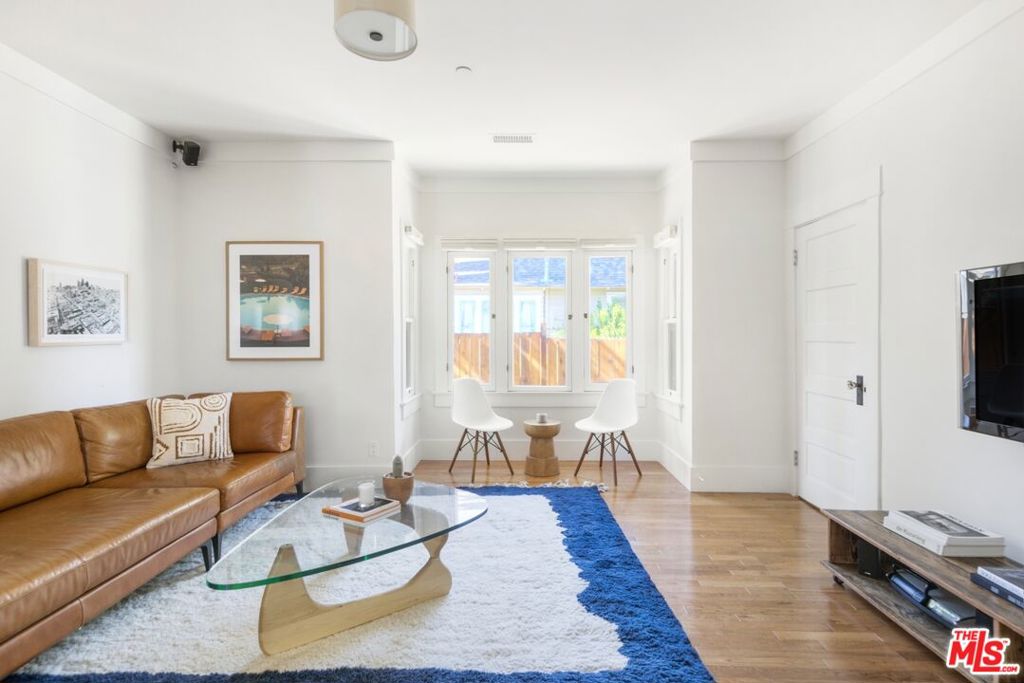 744 N Catalina Avenue