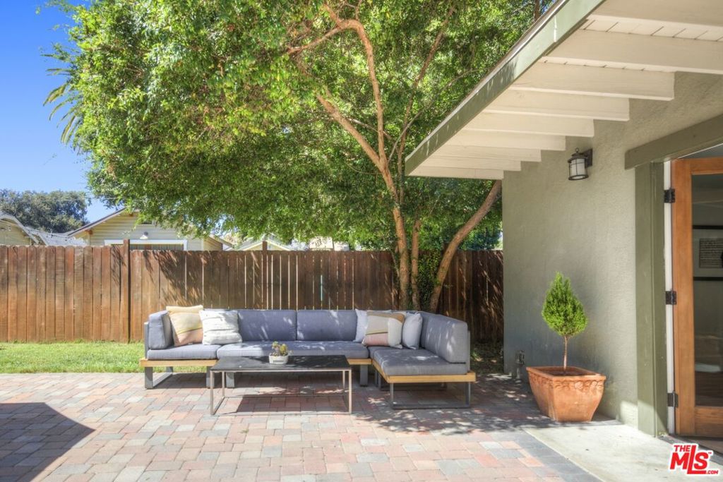 744 N Catalina Avenue