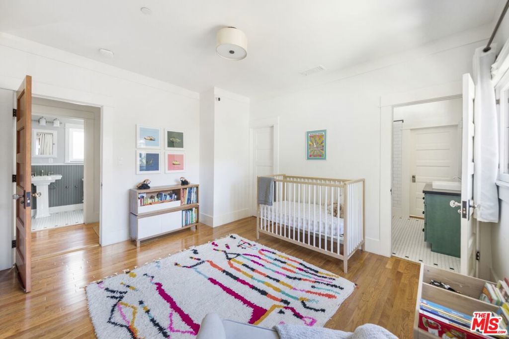 744 N Catalina Avenue