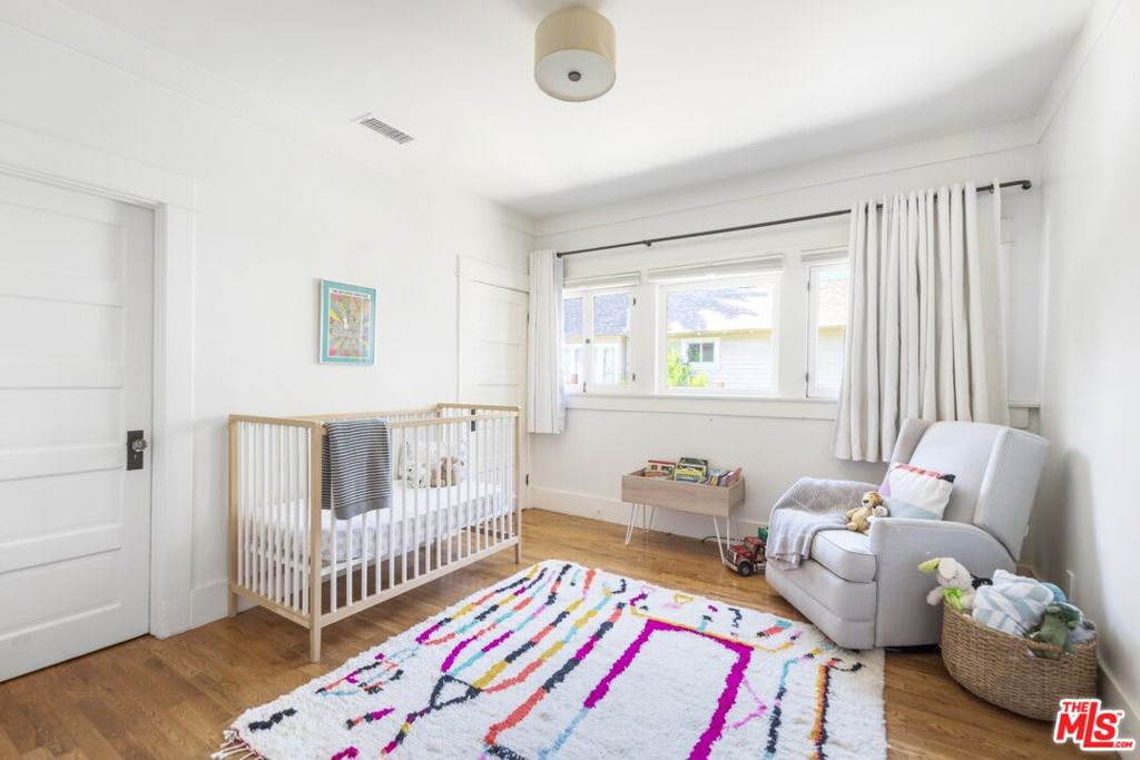 744 N Catalina Avenue