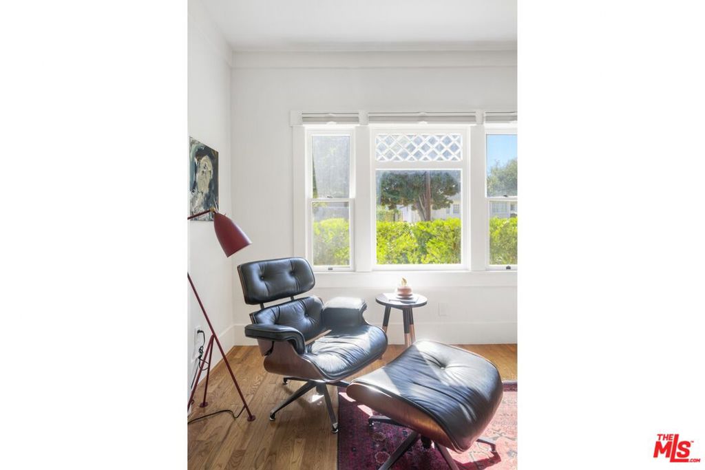 744 N Catalina Avenue