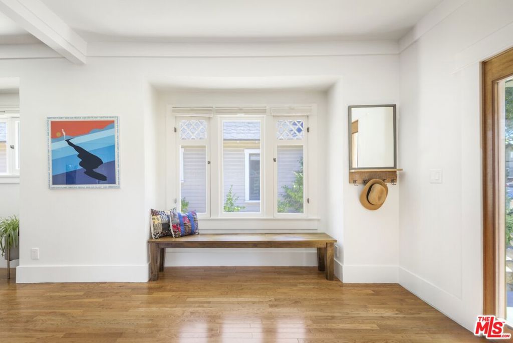 744 N Catalina Avenue