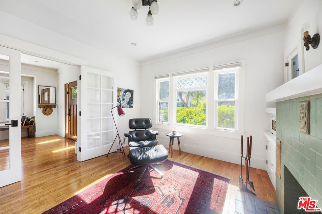 744 N Catalina Avenue