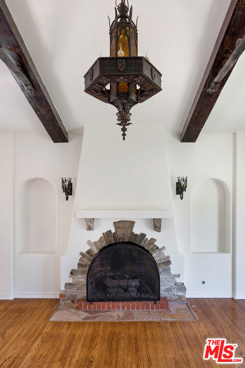 802 S Genesee Avenue