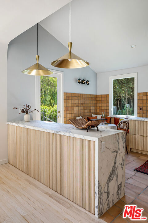 2443 N Vermont Avenue