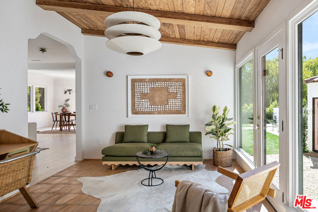 2443 N Vermont Avenue