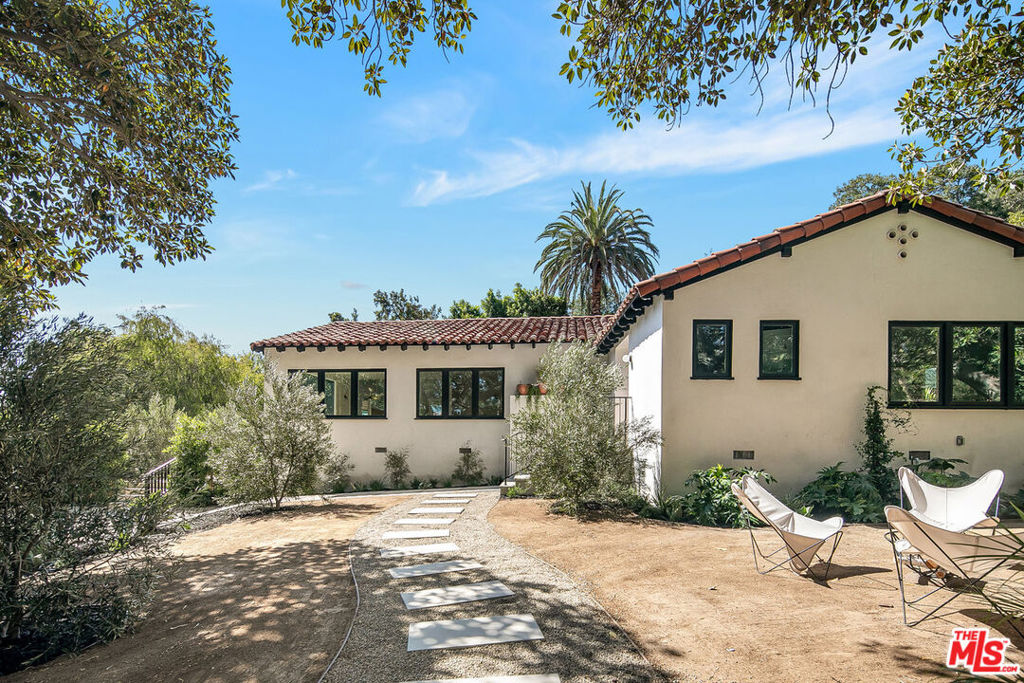 2443 N Vermont Avenue