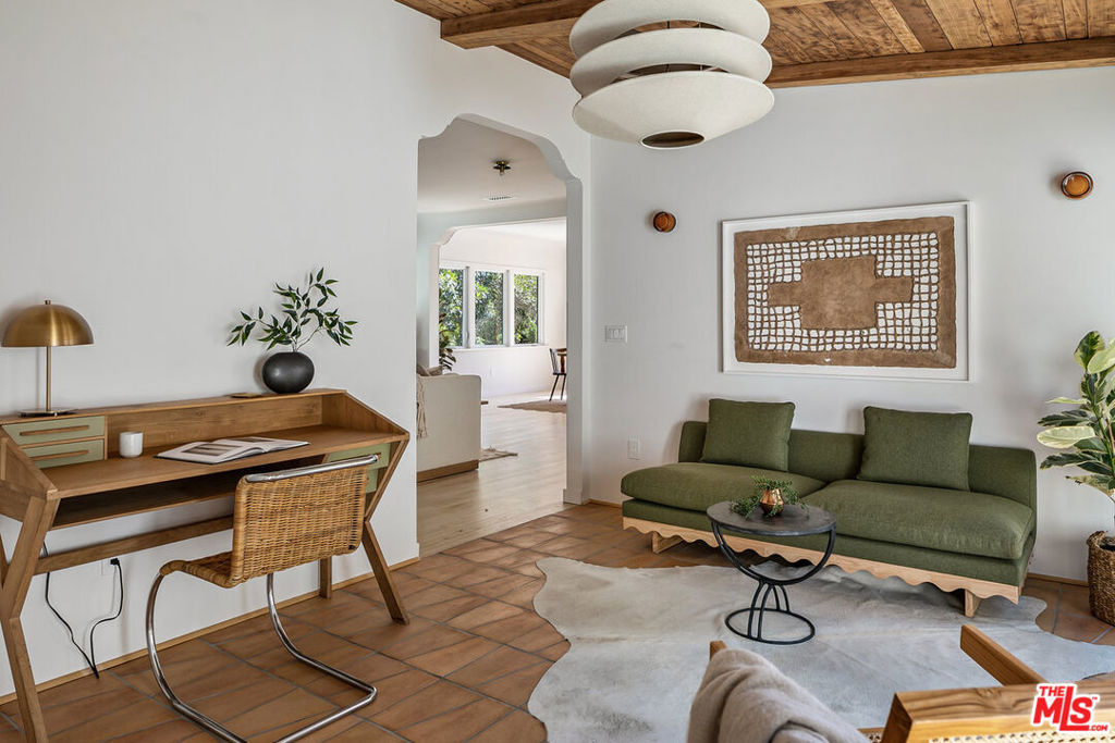 2443 N Vermont Avenue