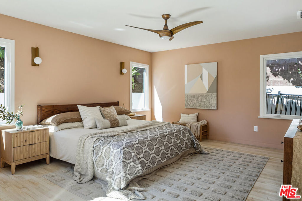 2443 N Vermont Avenue