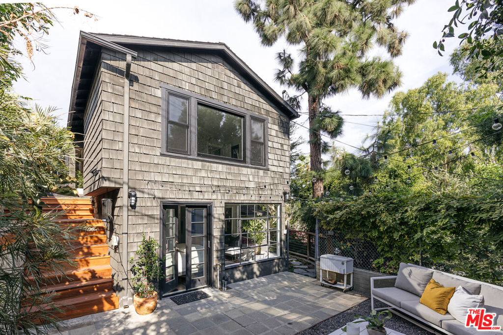 2228 Loma Vista Place