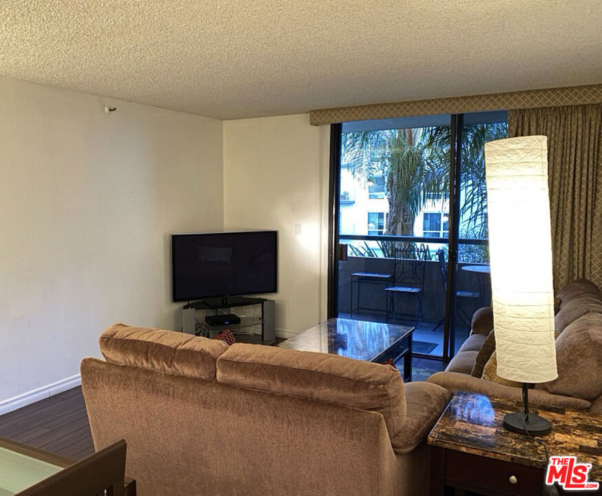 600 W 9Th Street Unit: 503