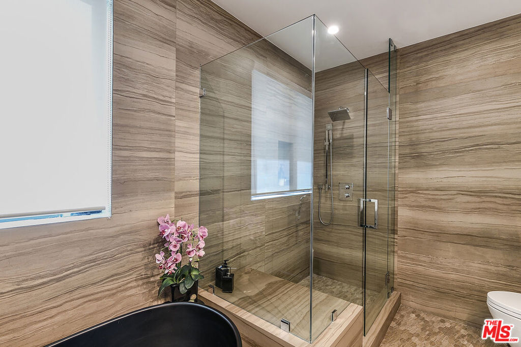 732 Huntley Drive Unit: 1