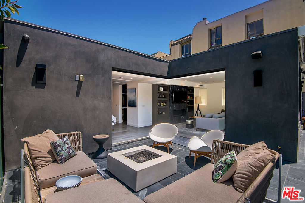 732 Huntley Drive Unit: 1