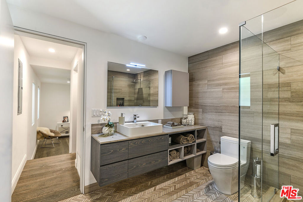 732 Huntley Drive Unit: 1