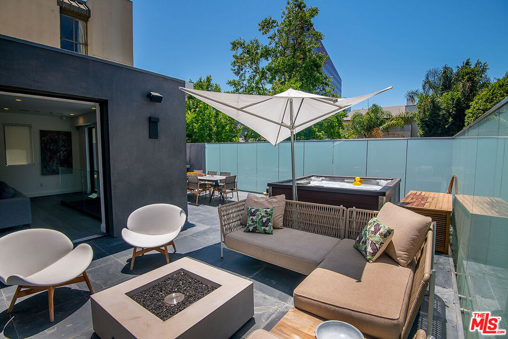 732 Huntley Drive Unit: 1