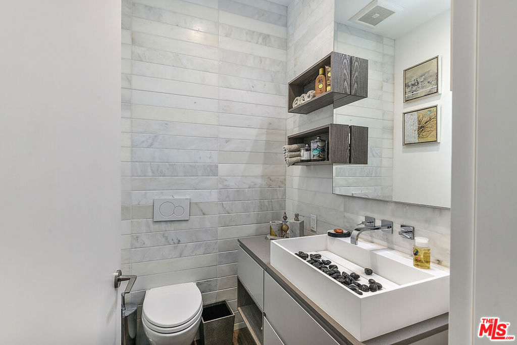 732 Huntley Drive Unit: 1