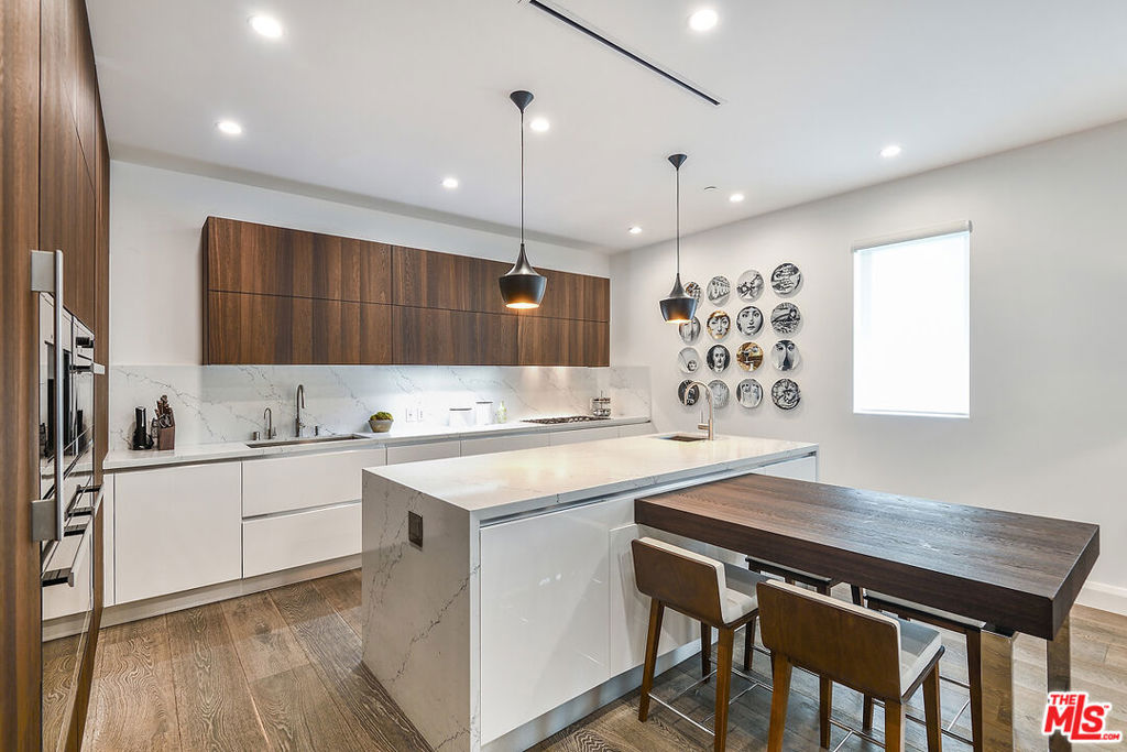 732 Huntley Drive Unit: 1